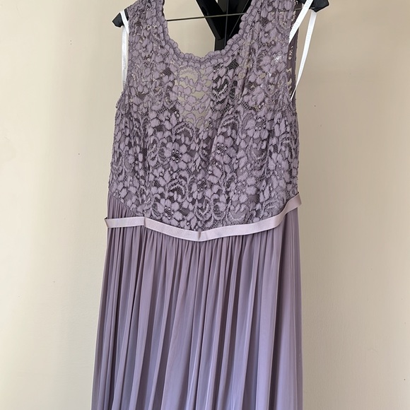 David’s Bridal bridesmaid dress - Picture 2 of 11